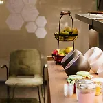 Bee Self-check-in-hotel Szálloda
