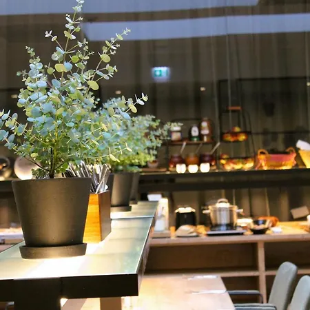 Bee Self-check-in-hotel 3*