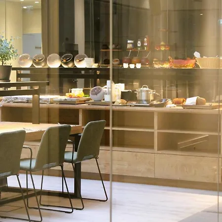 Bee Self-check-in-hotel Szálloda