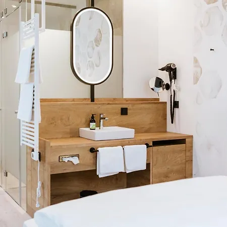 Bee Self-check-in-hotel Hotel Linz