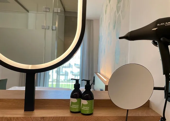 Bee Self-check-in-hotel 3*